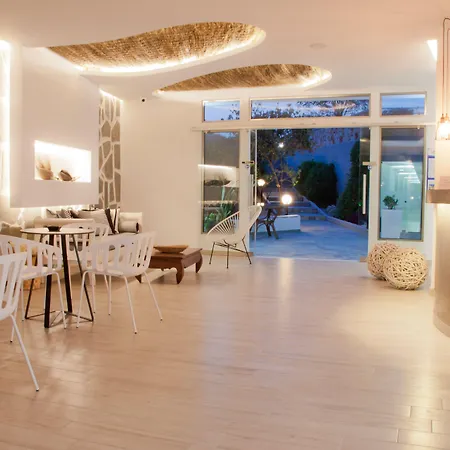 Malibu Boutique Studios & Bungalows-3