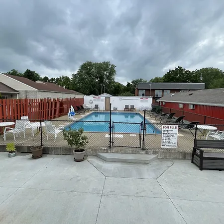 Quality Lodge - Cedar Point Area-3