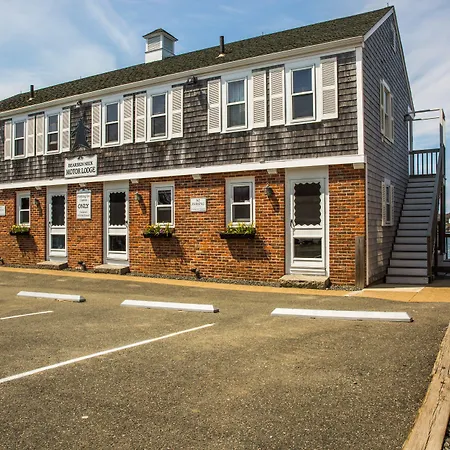 Bearskin Neck Motor Lodge-3