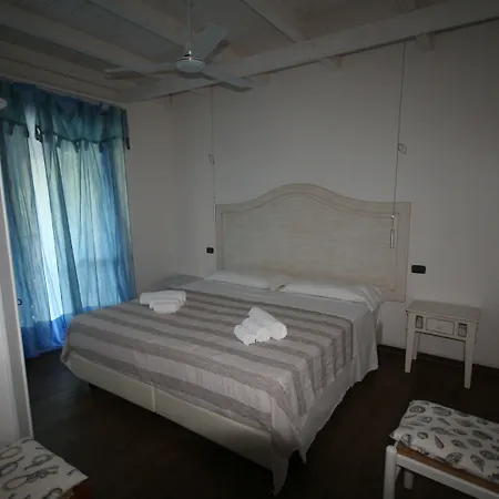 Villa La Conchiglia Rooms-3