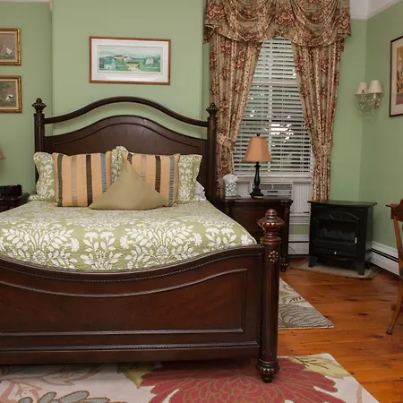 Blind Tiger Portland - Carleton Street Guest House-3
