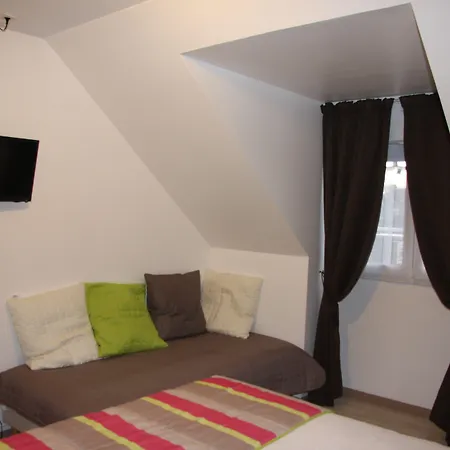 Brit Hotel Cherbourg-3