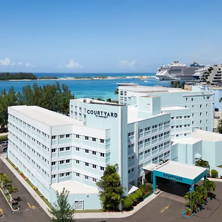 Courtyard By Marriott Nassau Downtown/Junkanoo Beach-3