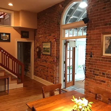The Front Street Inn-3