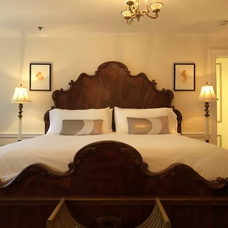 Ivy Manor Inn Village Center-2