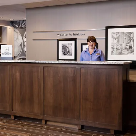 Hampton Inn & Suites-Hudson Wisconsin-2