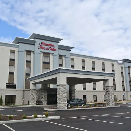 Hampton Inn & Suites Alliance-2