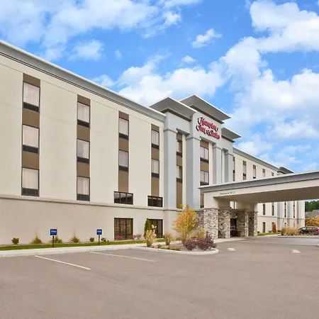 Hampton Inn & Suites Alliance-3