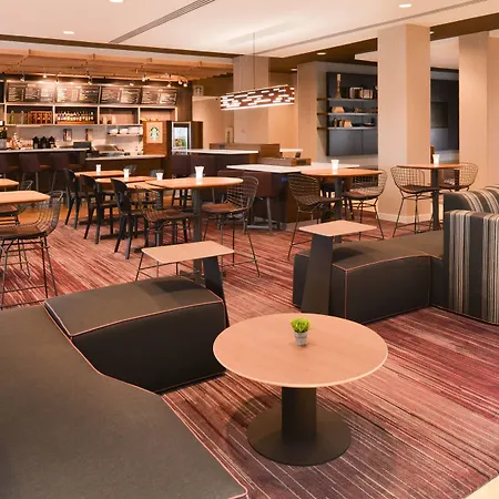 Courtyard By Marriott Toledo North-2