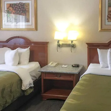 Quality Inn & Suites Oceanside Near Camp Pendleton-3