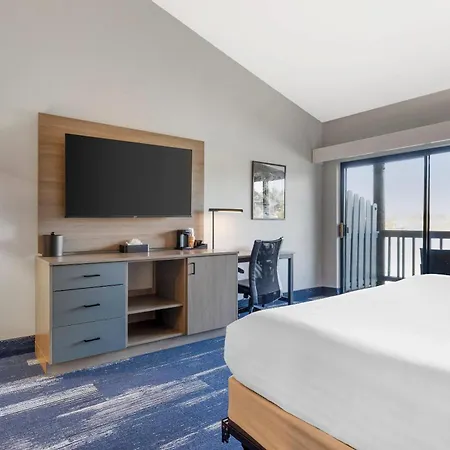 Edgewater Inn And Suites, An Ascend Collection Hotel-2