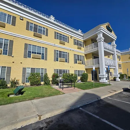 Quality Inn & Suites Tulare-3