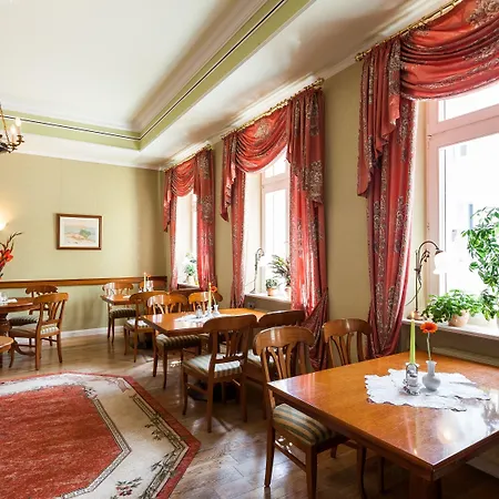 Hotel Schlossgarten-3