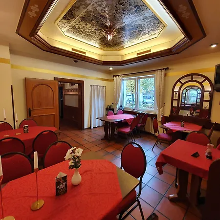 Hotel Neuenburger Hof-3