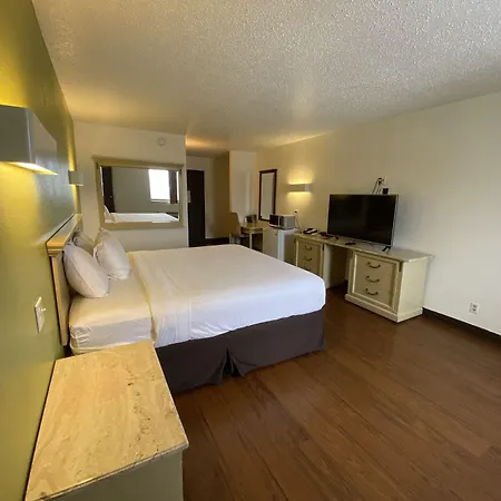 Skylight Inn Willoughby - Cleveland Mentor-2