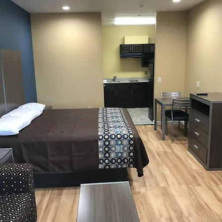Deluxe Inn & Suites - Baytown-2