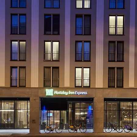 Holiday Inn Express - Berlin - Alexanderplatz, an IHG Hotel-2