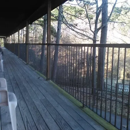 The Razorback Lodge-2