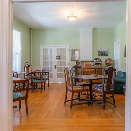 Pine Cottage Bed & Breakfast-3