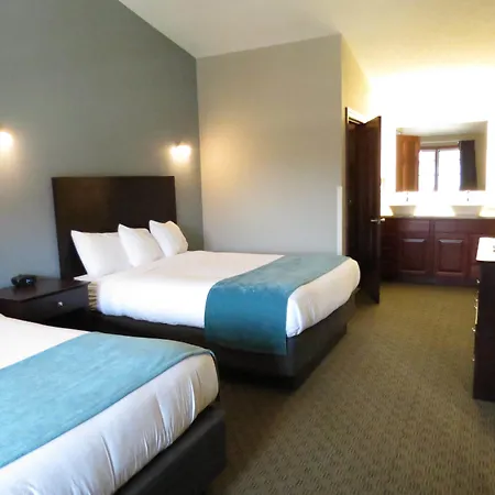 Edgewater Hotel And Suites-3
