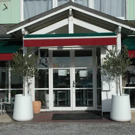 Le 81 HOTEL-2