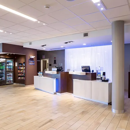 Fairfield Inn & Suites By Marriott Decorah-3