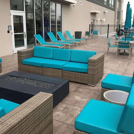 La Quinta By Wyndham Terre Haute-3
