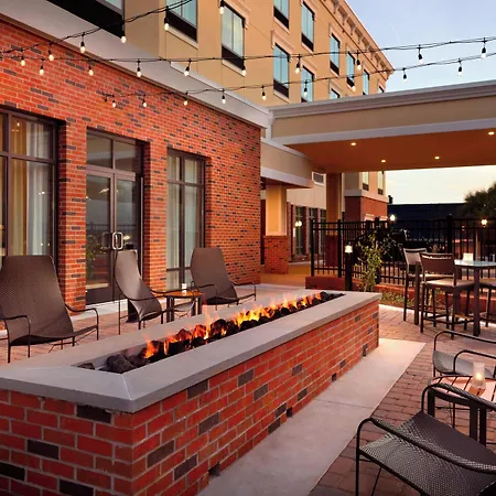 Courtyard By Marriott Lagrange-2