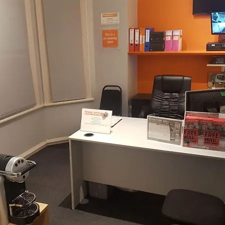 Easyhotel South Kensington-3