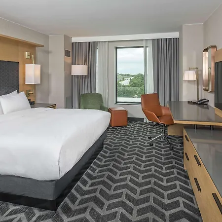 Hilton Des Moines Downtown-3