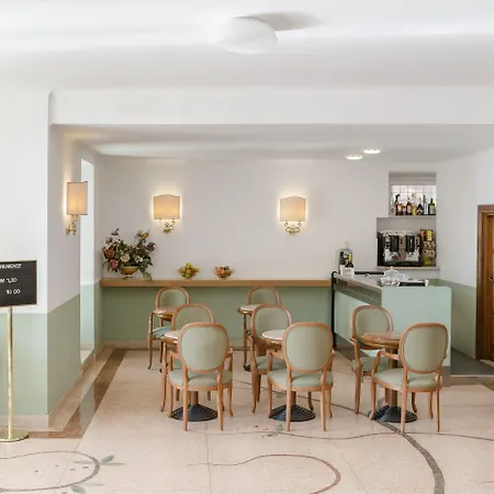 Hotel Riviera-3