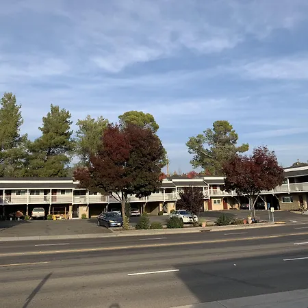 Elmwood Motel-3