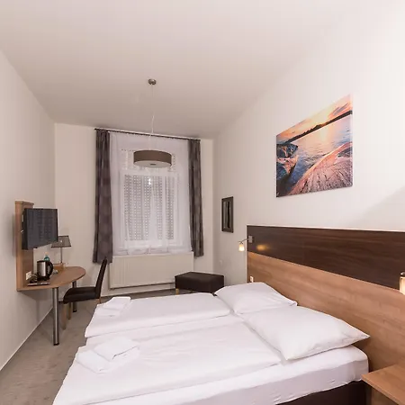 Boutique-Hotel Kronenstuben - unschlagbare Zentrumsnähe direkt am Marstall&Marktplatz - Schloss in 3 Min - Frühstück - Langzeitmiete-3