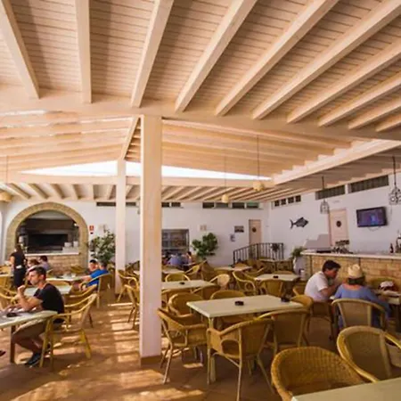 Hostal Doña Lola Marina-3