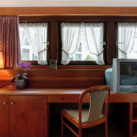 Hotel Stern By Empa-3