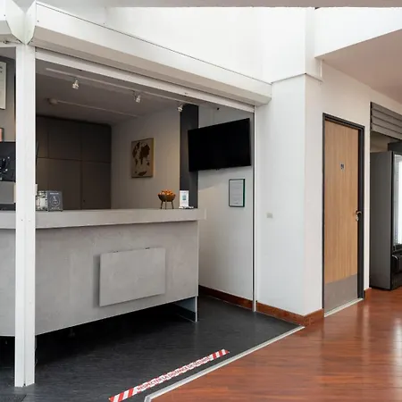 Hotel Cerise Lens-2