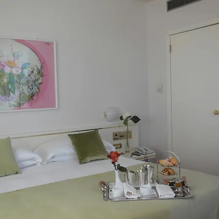 Starhotels Cristallo Palace-3