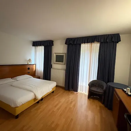 Albergo Aprica Garni-3