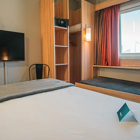 Nobile Inn Santiago-3