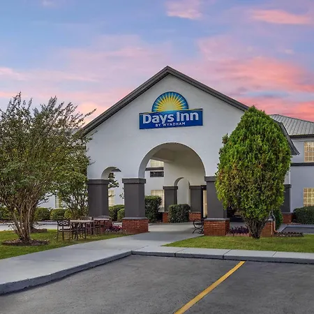 Days Inn By Wyndham Lincoln-3