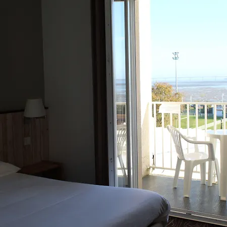 Hotel Mer Et Foret-2