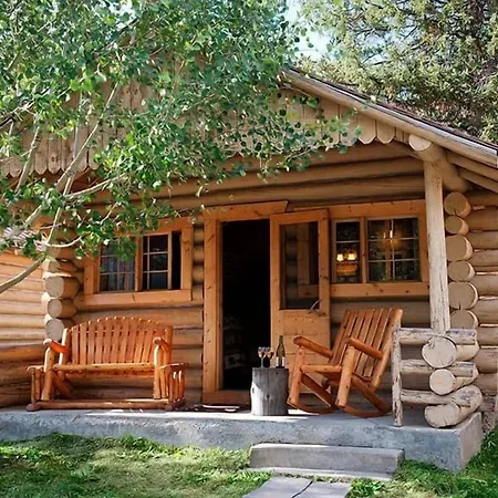 Silver Gate Lodging-3
