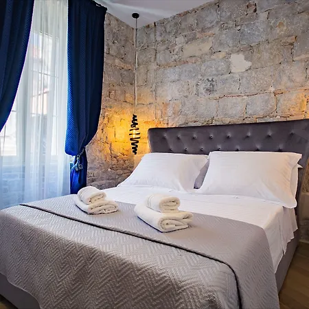 Best4Stay Luxury Rooms-2