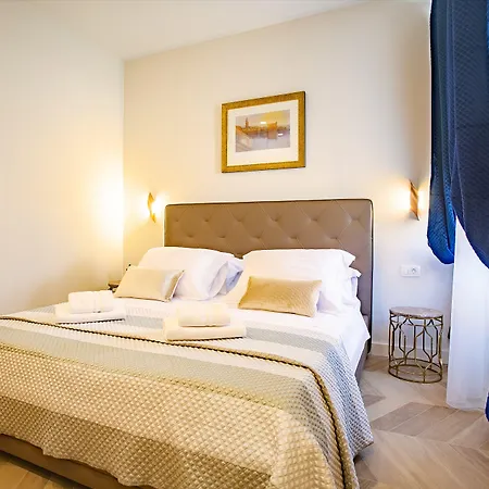 Best4Stay Luxury Rooms-3