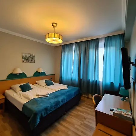 Hotel Cara Vita Cologne-3