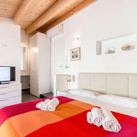 B&B Bianco E Blu-3