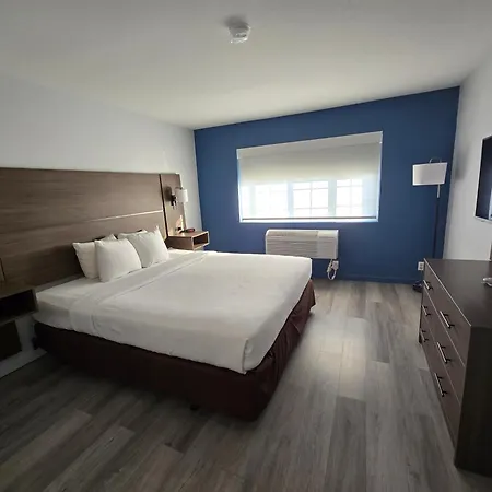 Quality Inn & Suites Tulare-2