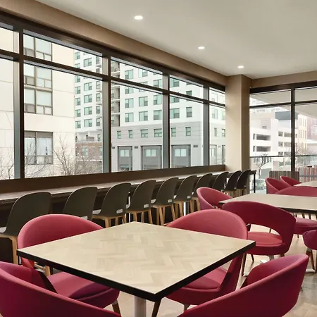 Home2 Suites By Hilton Chicago River North-3