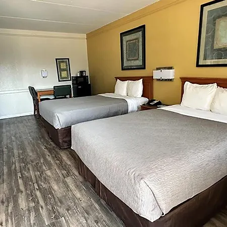 Baymont By Wyndham Nacogdoches Near University-3