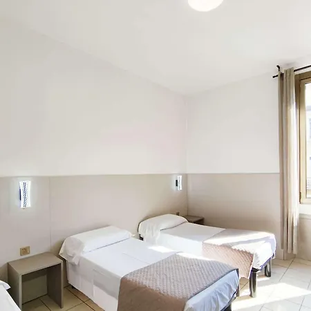 Hotel Mondial-2